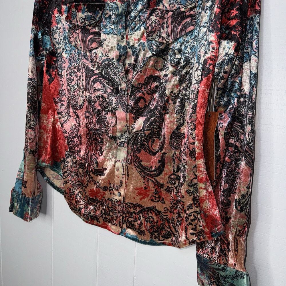 Wrangler Women’s Crushed Velvet Top Button Up Abstract Burnout Size Small NWT - Picture 4 of 5